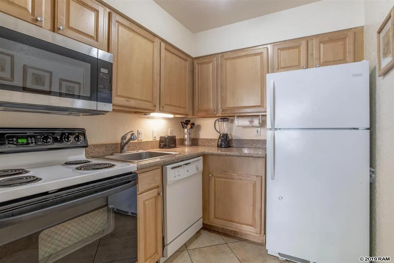 Lahaina Wonderful Condos - Paki Maui Apartment